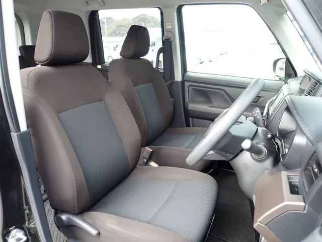 トール（ダイハツ）の車両写真