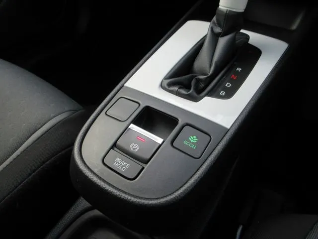 フィット e:HEV 4WD(ホンダ)の車両写真