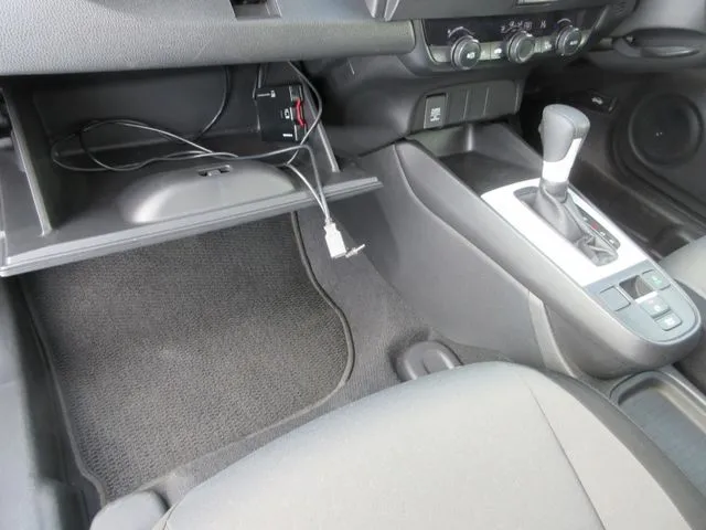 フィット e:HEV 4WD(ホンダ)の車両写真