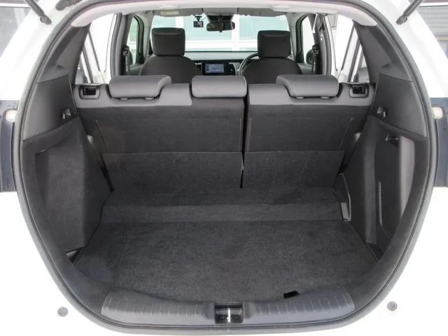 フィット e:HEV 4WD(ホンダ)の車両写真