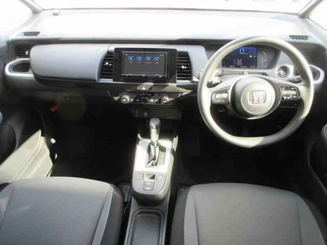 フィット e:HEV 4WD(ホンダ)の車両写真