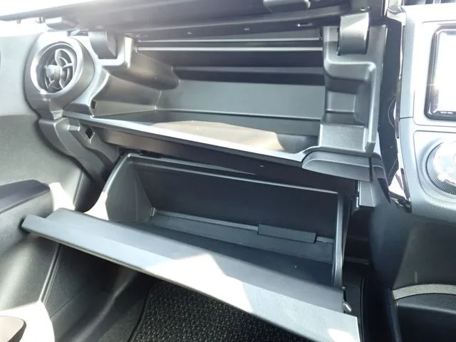 カローラアクシオ(トヨタ)の車両写真