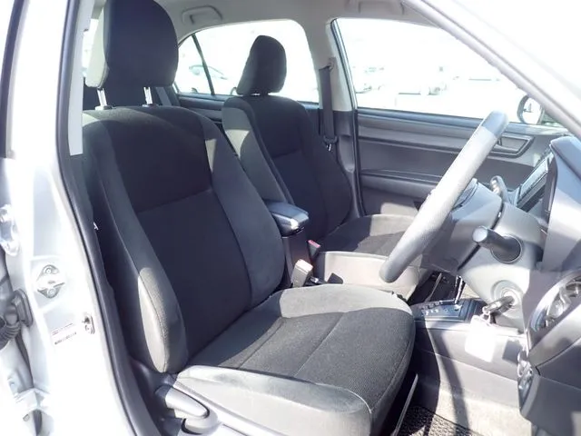 カローラアクシオ(トヨタ)の車両写真