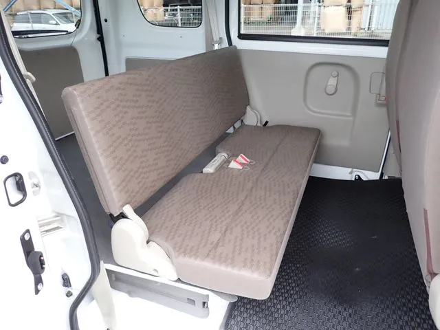 エブリイバン（スズキ）の車両写真