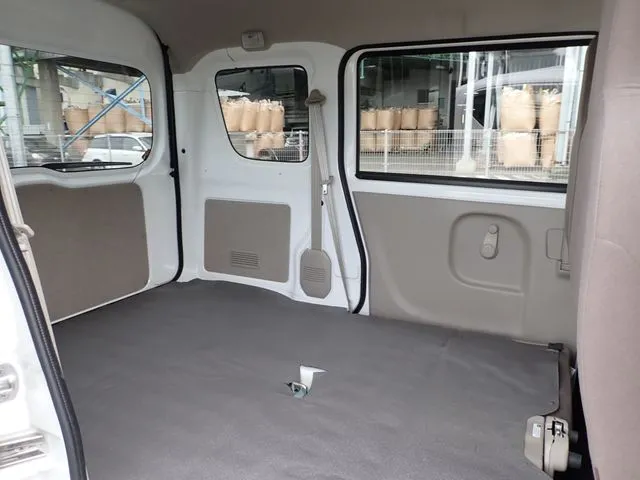 エブリイバン（スズキ）の車両写真