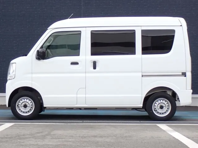 エブリイバン（スズキ）の車両写真