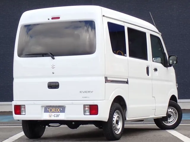 エブリイバン（スズキ）の車両写真