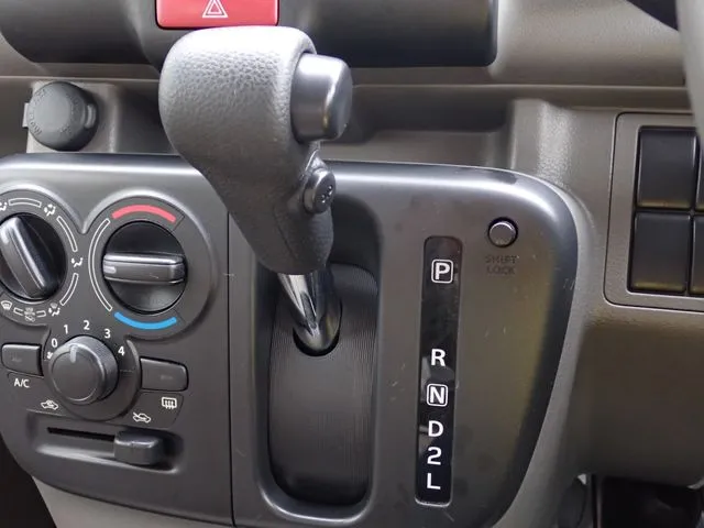 エブリイバン（スズキ）の車両写真