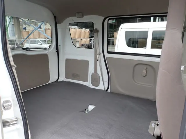 エブリイバン（スズキ）の車両写真