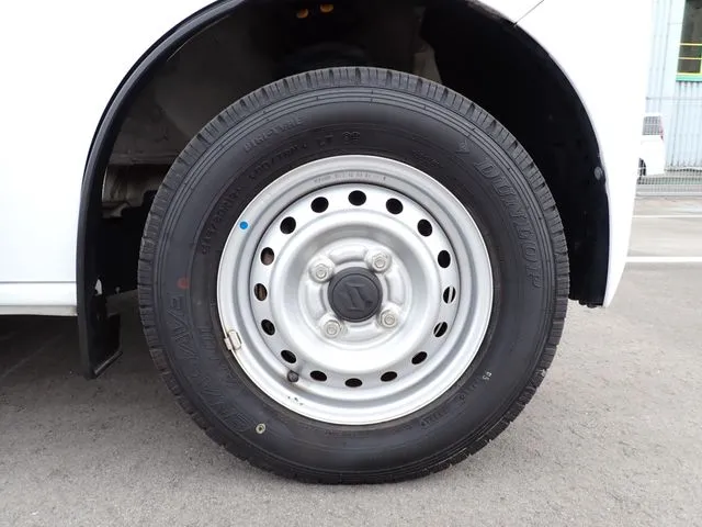 エブリイバン（スズキ）の車両写真