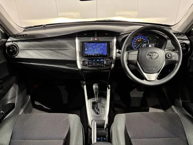 トヨタ　カローラフィールダー　ハイブリッド