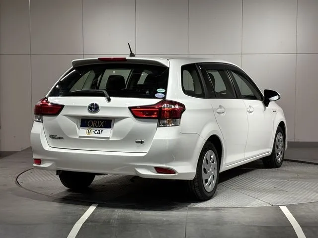 トヨタ　カローラフィールダー　ハイブリッド