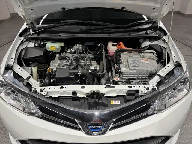 トヨタ　カローラフィールダー　ハイブリッド