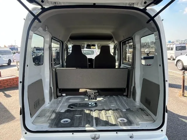 エブリイバン（スズキ）の車両写真