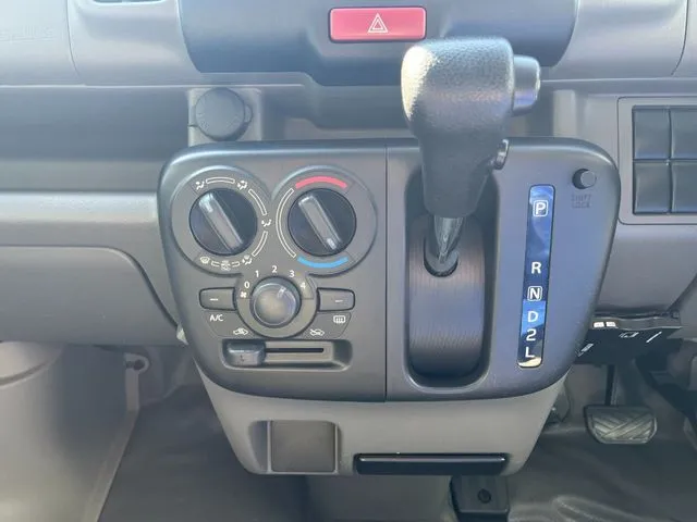 エブリイバン（スズキ）の車両写真