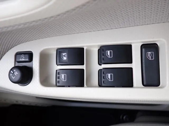 ムーヴ（ダイハツ）の車両写真