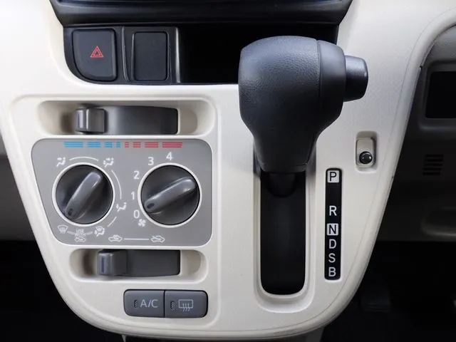 ムーヴ（ダイハツ）の車両写真