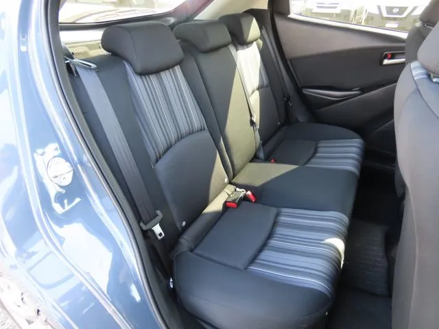 ＭＡＺＤＡ２（マツダ）の車両写真