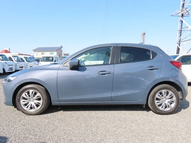 ＭＡＺＤＡ２（マツダ）の車両写真