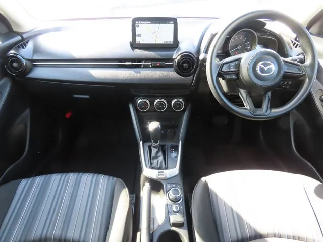 ＭＡＺＤＡ２（マツダ）の車両写真