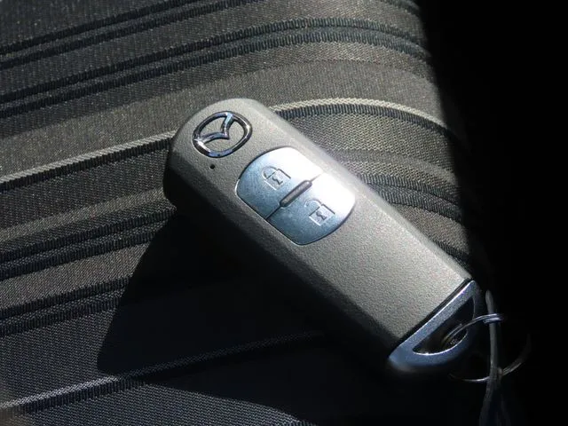 ＭＡＺＤＡ２（マツダ）の車両写真