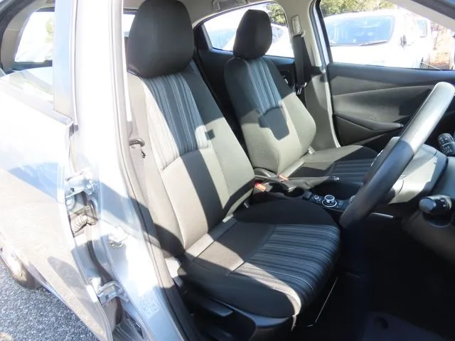 MAZDA2(マツダ)の車両写真