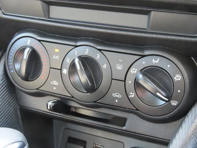 MAZDA2(マツダ)の車両写真