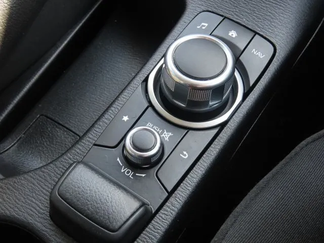 MAZDA2(マツダ)の車両写真