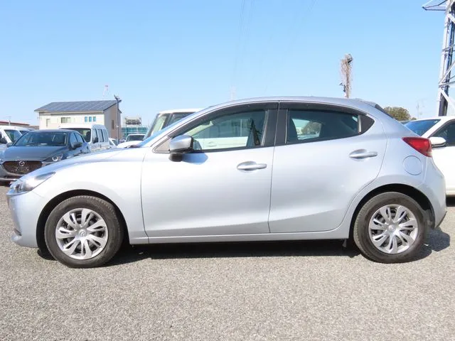 MAZDA2(マツダ)の車両写真