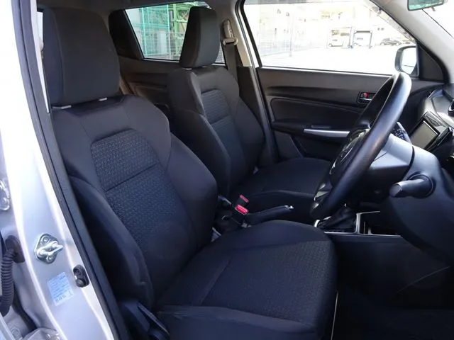 スイフト　４ＷＤ（スズキ）の車両写真