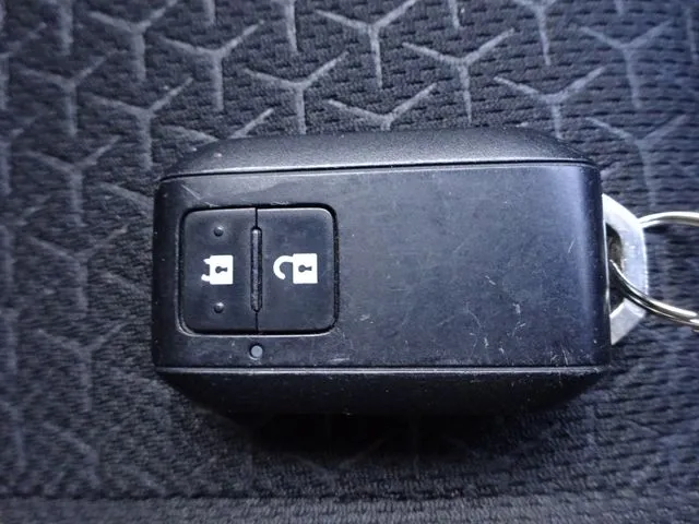 スイフト　４ＷＤ（スズキ）の車両写真