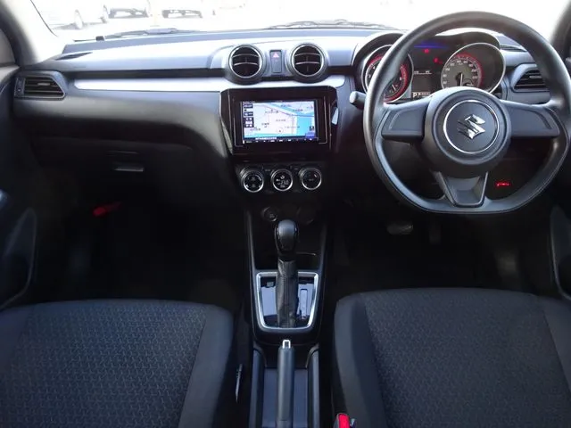 スイフト　４ＷＤ（スズキ）の車両写真