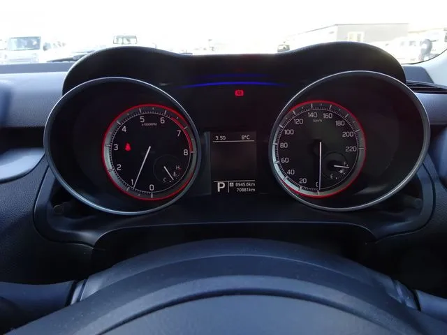 スイフト　４ＷＤ（スズキ）の車両写真