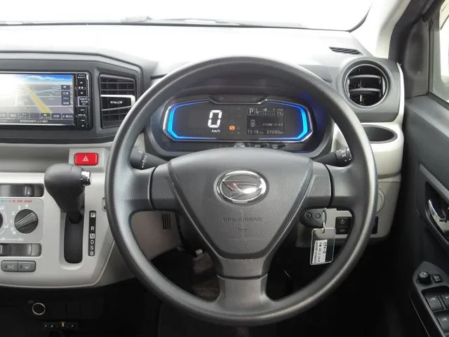 ミラ　イース（ダイハツ）の車両写真