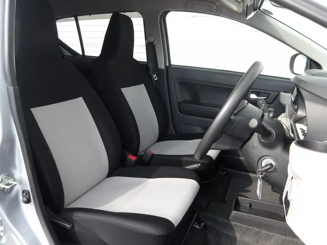 ミラ　イース（ダイハツ）の車両写真