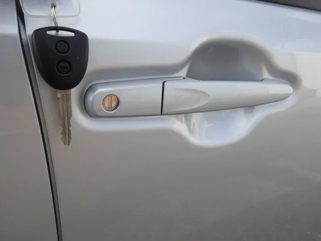 ミラ　イース（ダイハツ）の車両写真