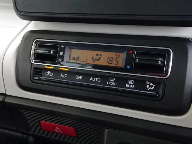 スペーシア（スズキ）の車両写真