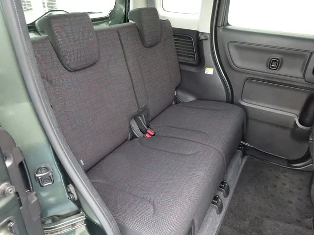 スペーシア（スズキ）の車両写真