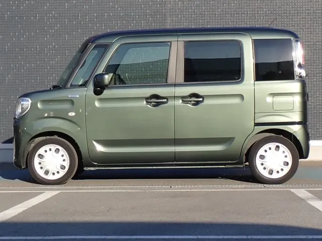 スペーシア（スズキ）の車両写真