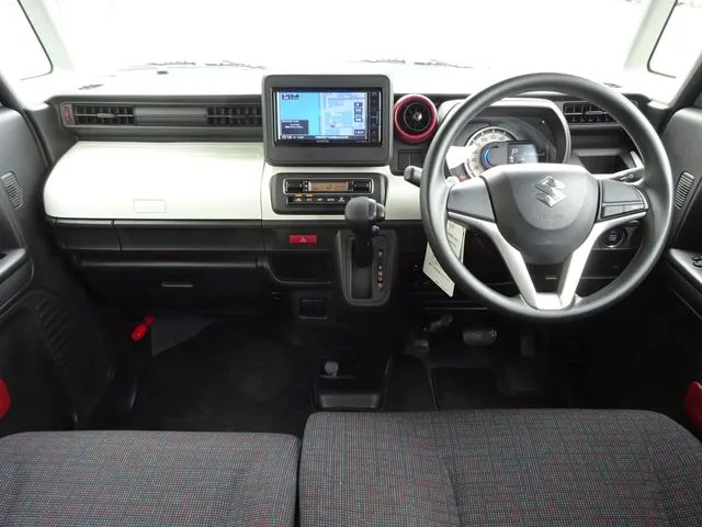 スペーシア（スズキ）の車両写真