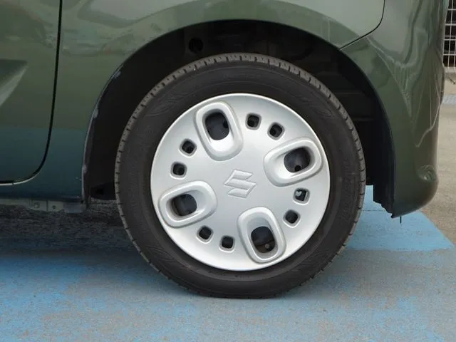 スペーシア（スズキ）の車両写真