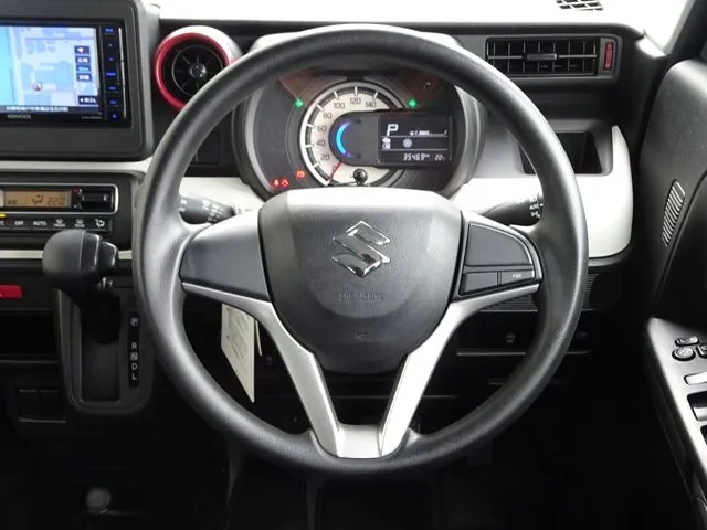 スペーシア（スズキ）の車両写真