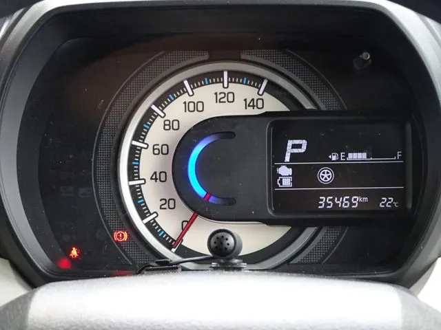 スペーシア（スズキ）の車両写真