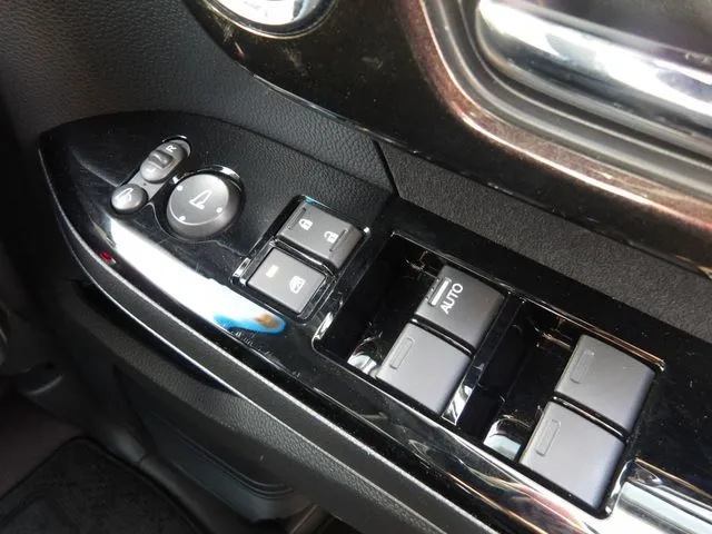 Ｎ　ＢＯＸ　カスタム（ホンダ）の車両写真