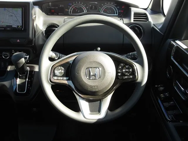 Ｎ　ＢＯＸ　カスタム（ホンダ）の車両写真