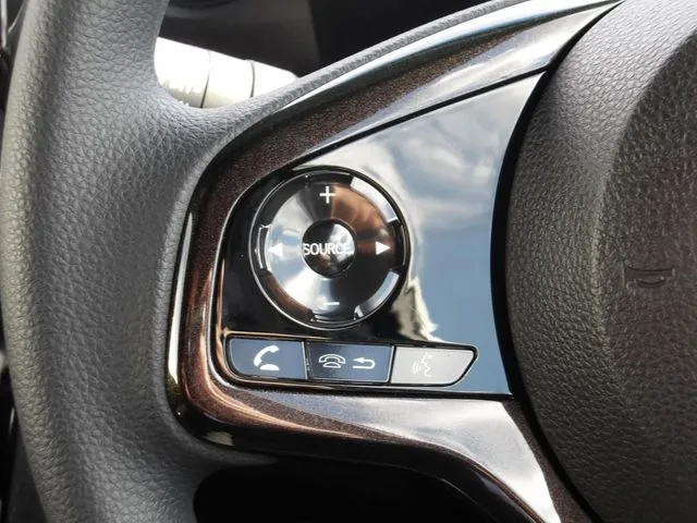 Ｎ　ＢＯＸ　カスタム（ホンダ）の車両写真