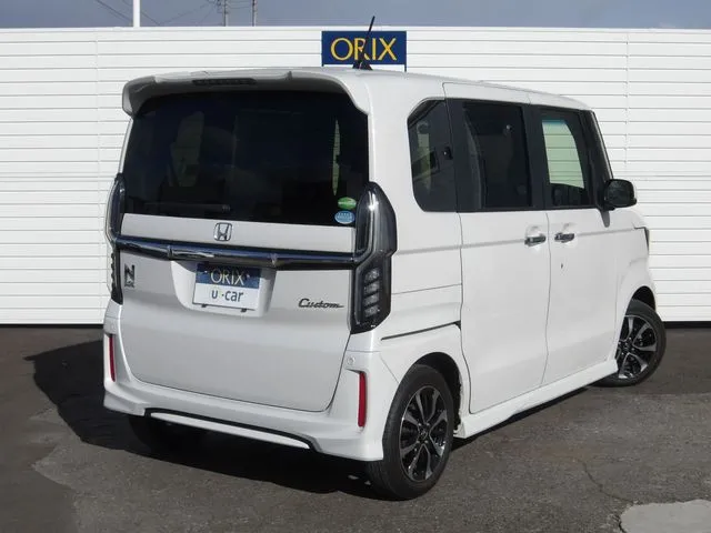 Ｎ　ＢＯＸ　カスタム（ホンダ）の車両写真