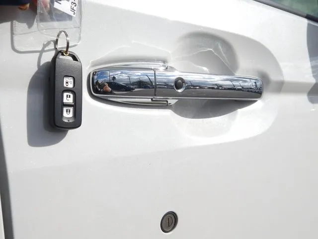 Ｎ　ＢＯＸ　カスタム（ホンダ）の車両写真