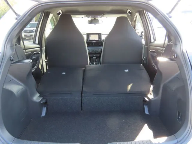 ヤリス（トヨタ）の車両写真