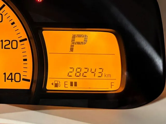 スズキ　アルト　４ＷＤ